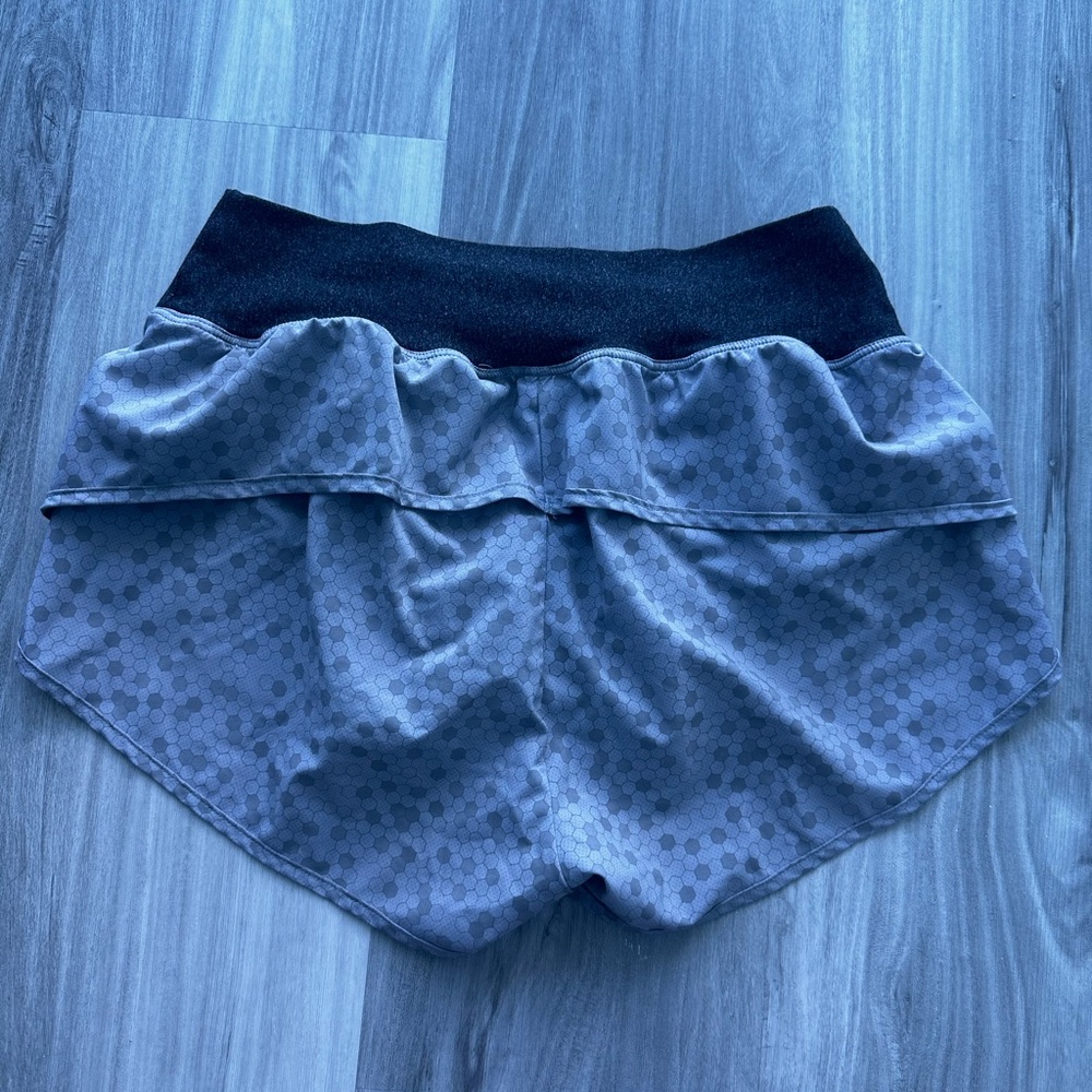 Live! Shorts - Picture 3 of 11